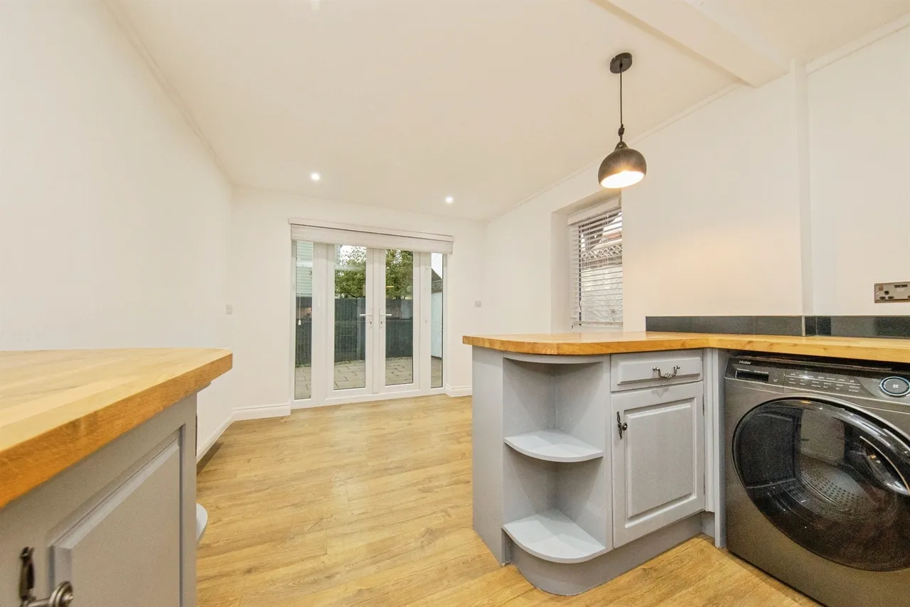 Thorpe Road, Kirby Cross, CO13, photo 6
