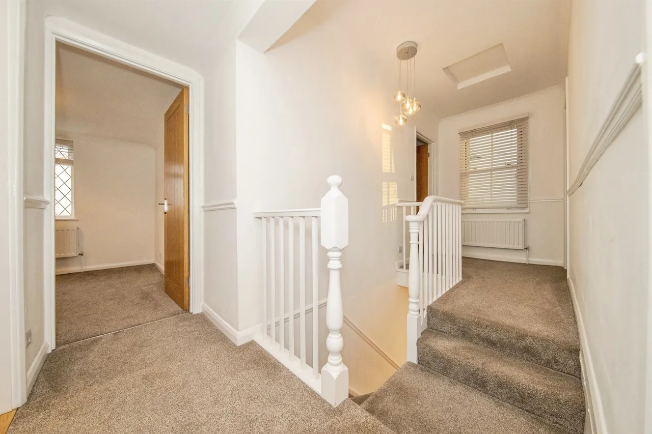 Thorpe Road, Kirby Cross, CO13, photo 16