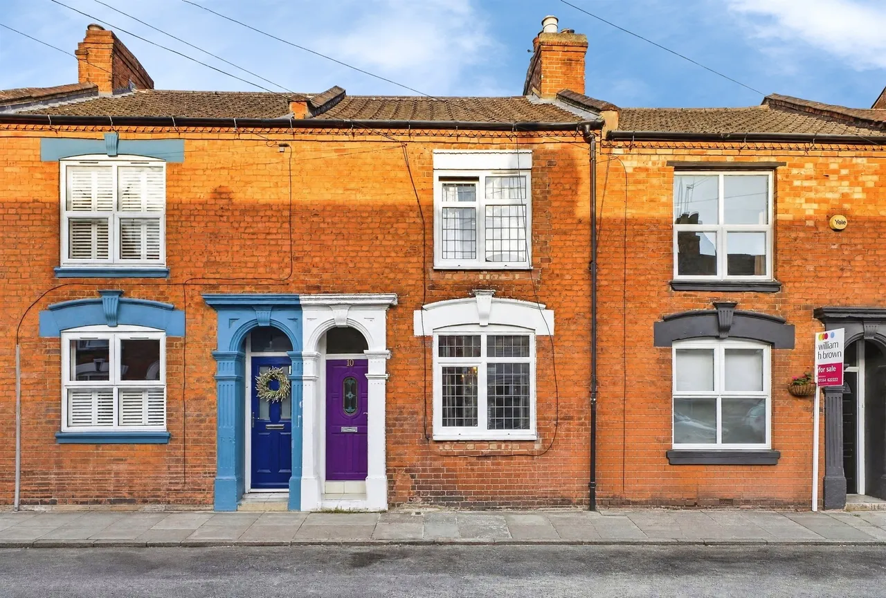 2 bed house for sale — Shakespeare Road, Northampton