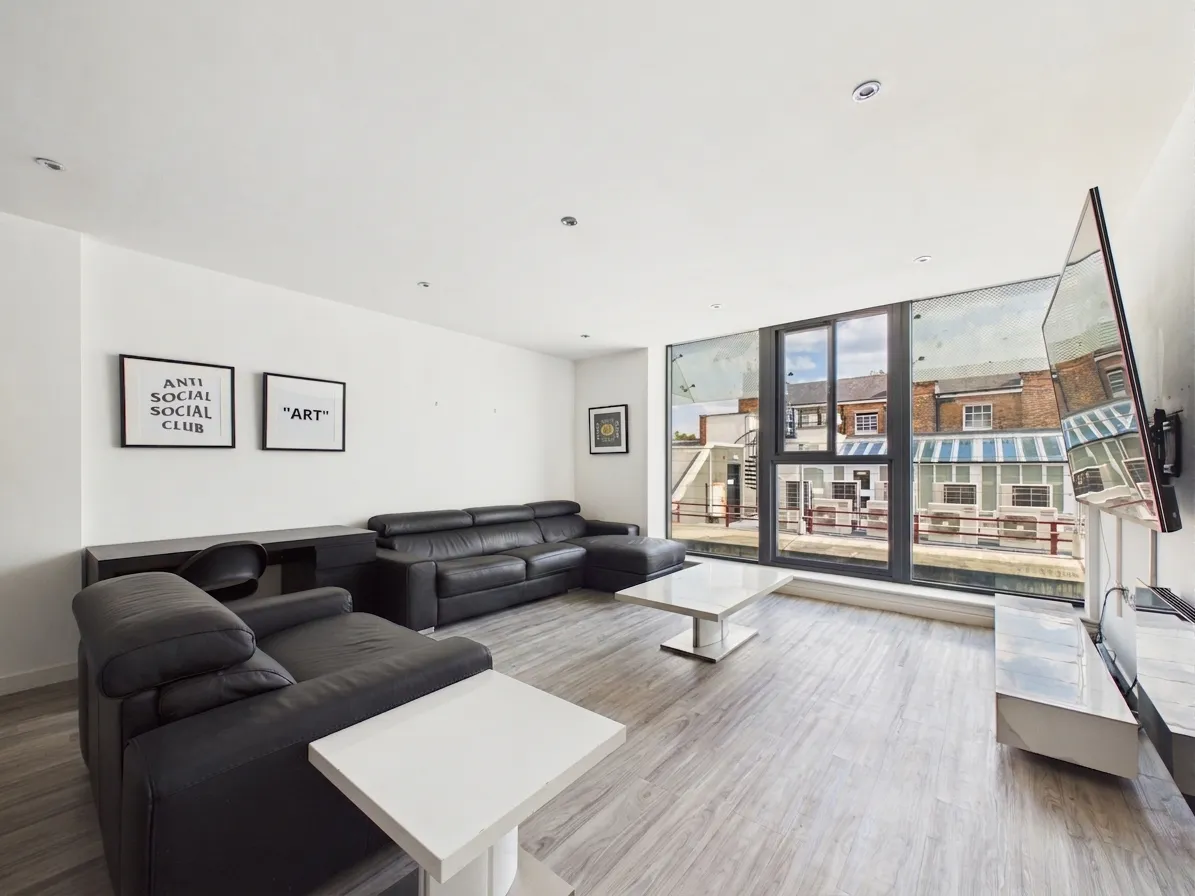 Apartment 26, The Clarence Clarence Parade, Cheltenham, GL50 3NY, photo 4