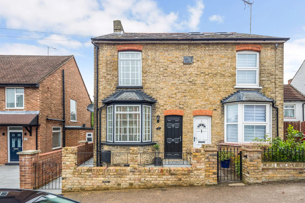 3 bed house for sale — Bowling Road, Ware, SG12