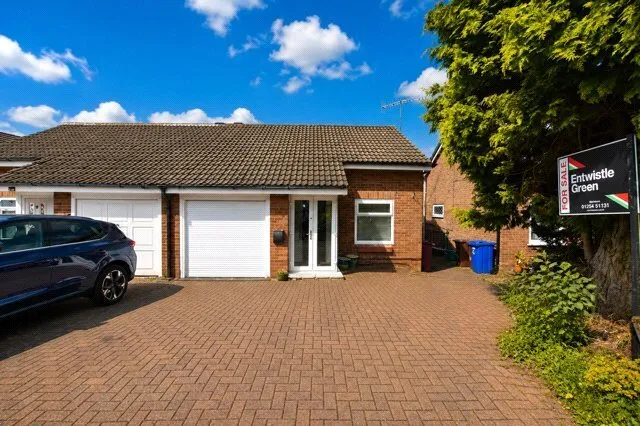 3 bed house for sale, Kestrel Close, Lammack, BB1