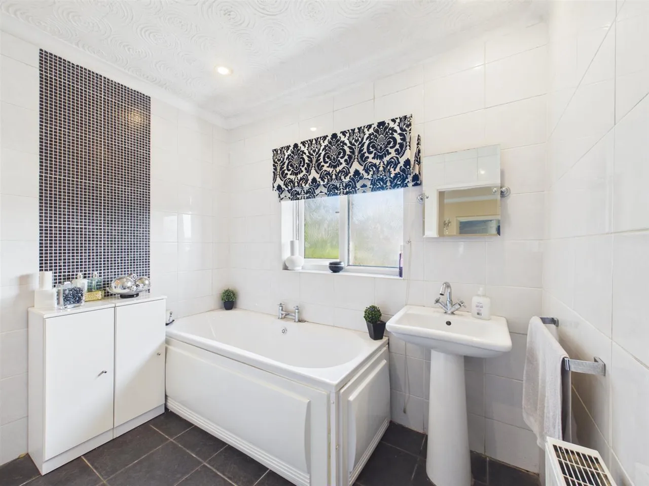 Hillcroft Crescent, Ruislip, HA4 9HL, photo 11
