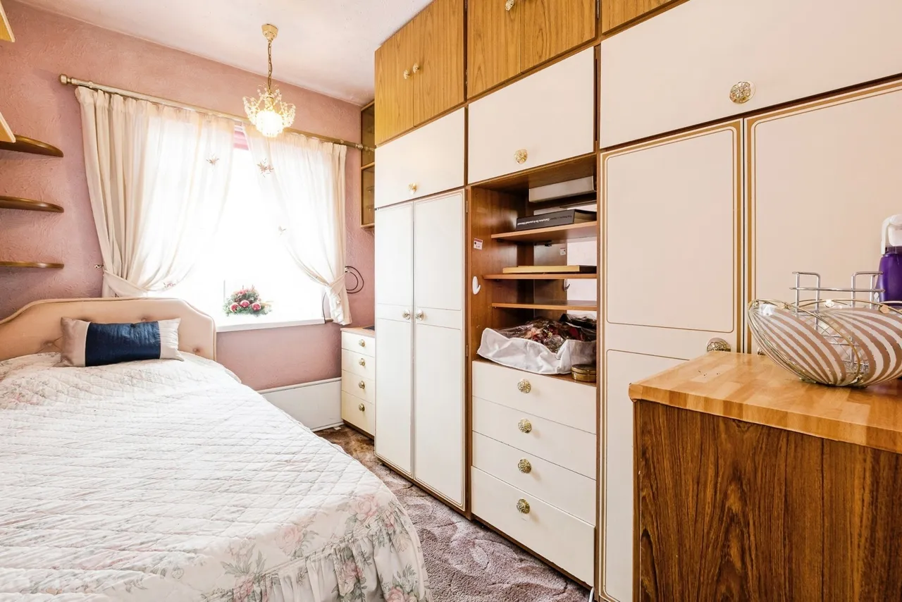 Finchingfield Avenue, Woodford Green, IG8, photo 10