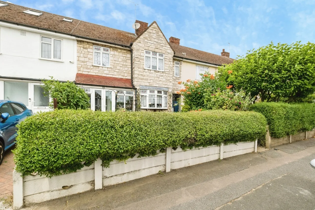 Finchingfield Avenue, Woodford Green, IG8, photo 18