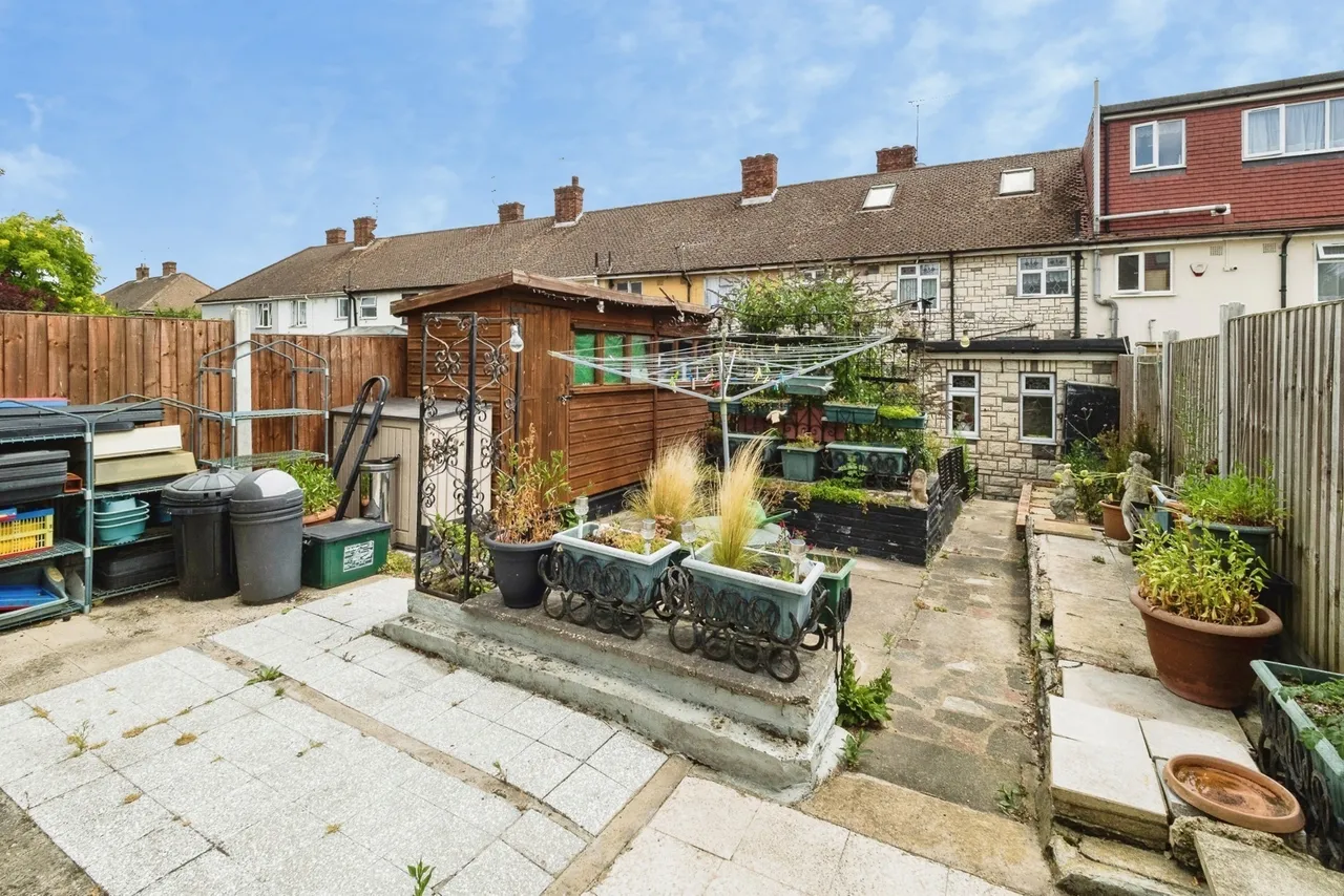 Finchingfield Avenue, Woodford Green, IG8, photo 16