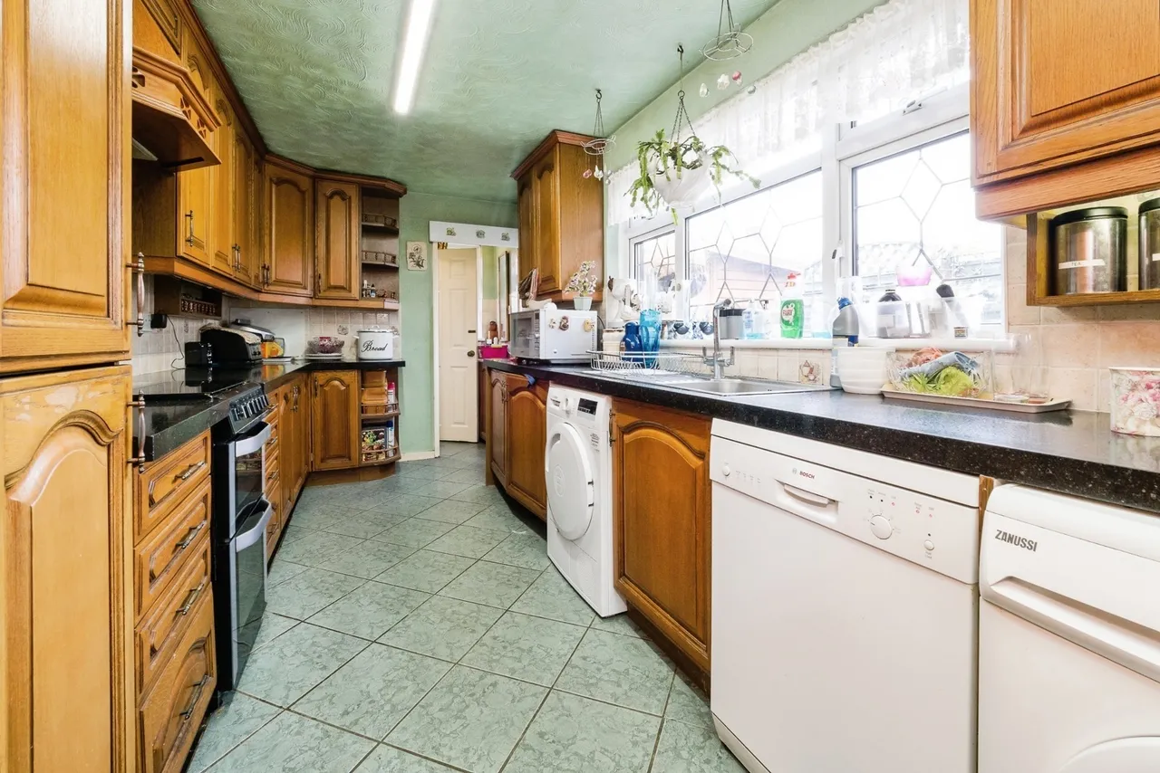 Finchingfield Avenue, Woodford Green, IG8, photo 6