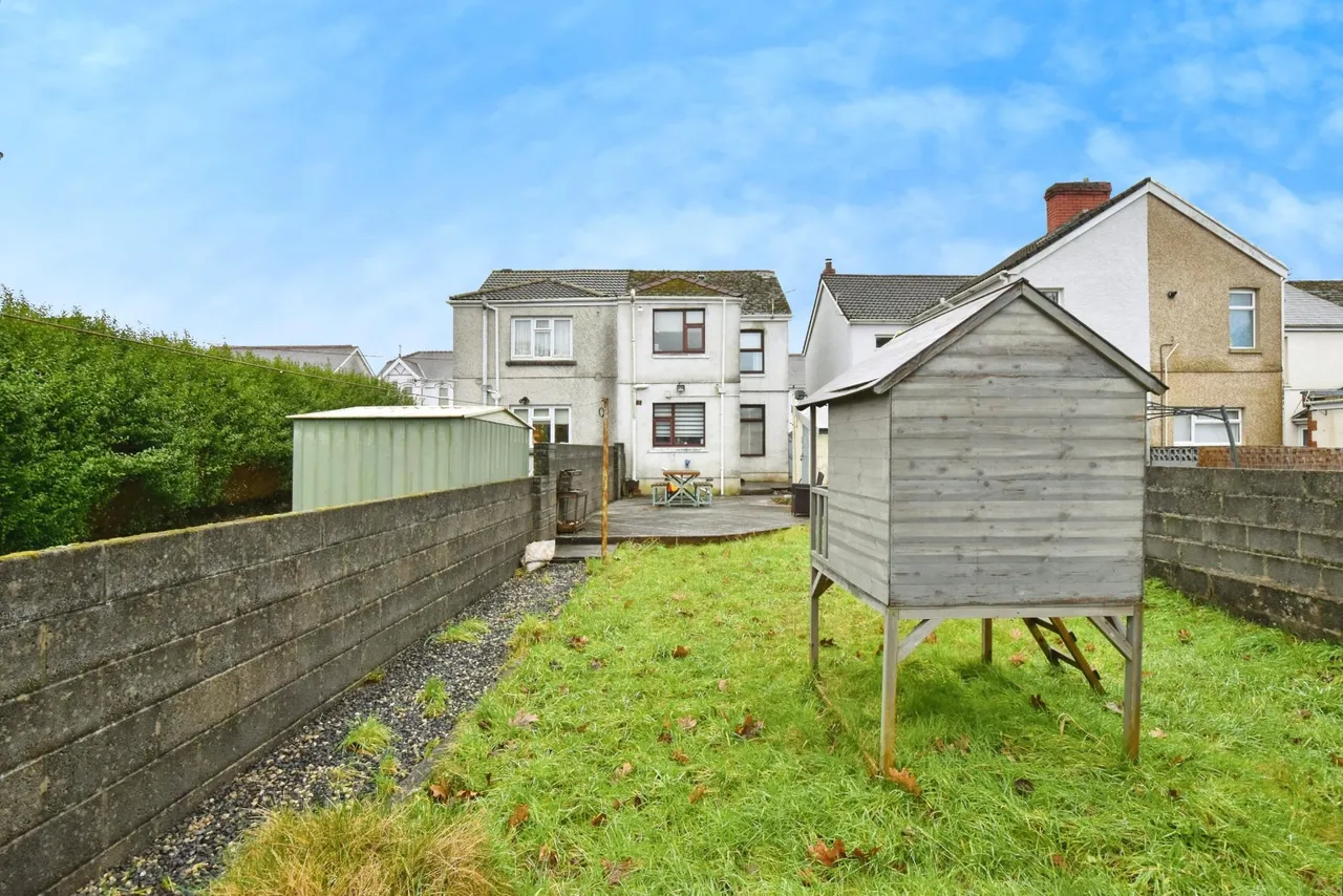Walter Road, Ammanford, SA18, photo 16