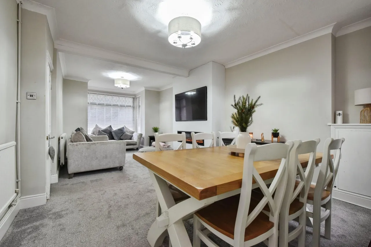 Walter Road, Ammanford, SA18, photo 7