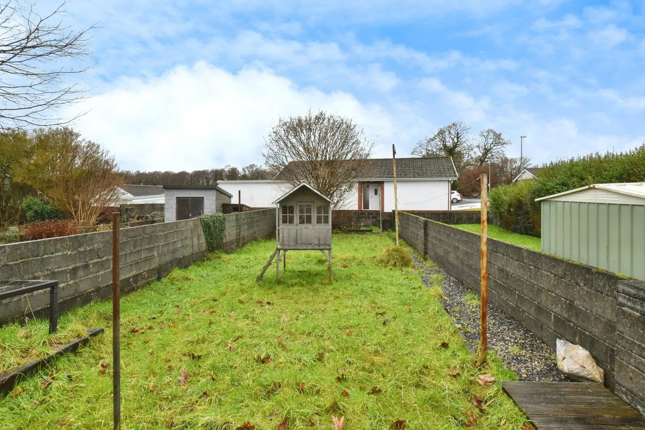 3 bed house for sale, Walter Road, Ammanford, SA18