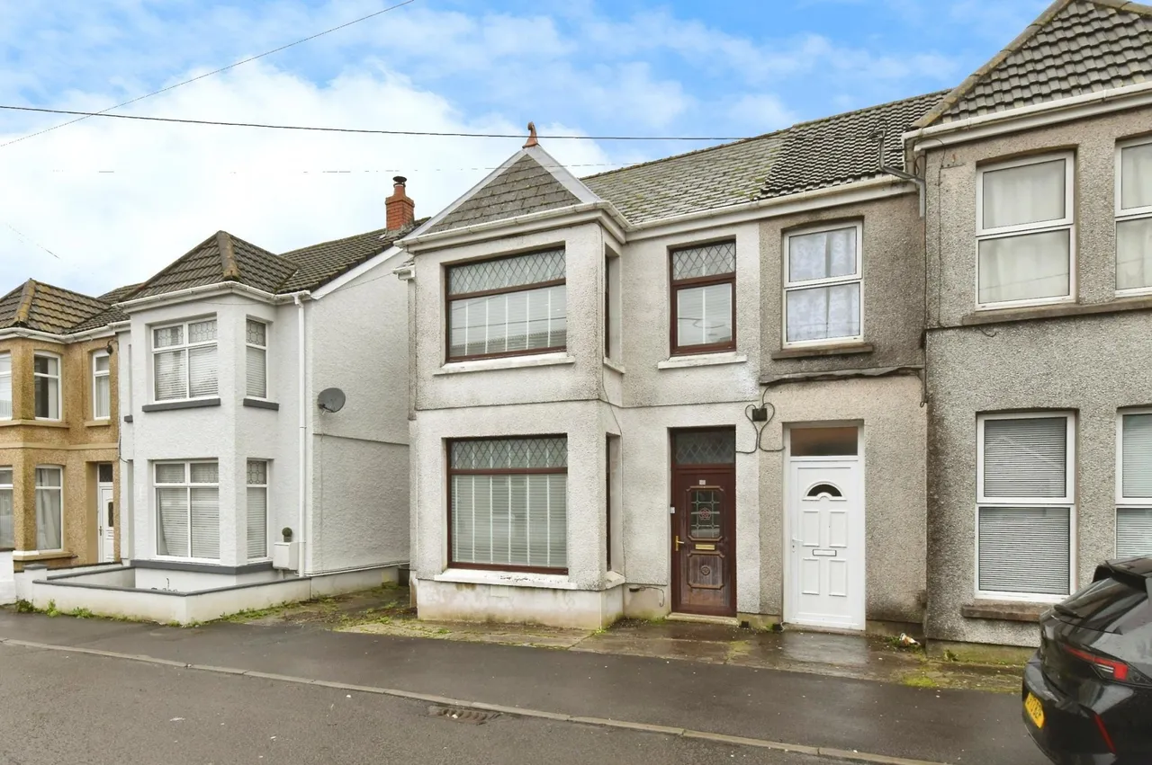 Walter Road, Ammanford, SA18, photo 4