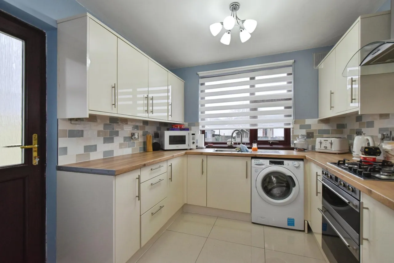 Walter Road, Ammanford, SA18, photo 3