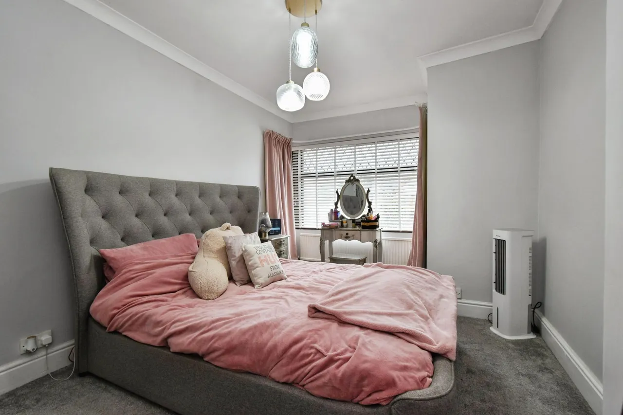 Walter Road, Ammanford, SA18, photo 10