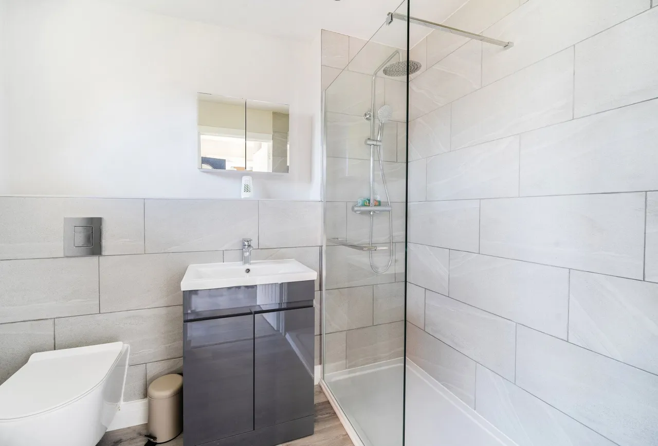Windermere Road, Gloucestershire, Hatherley, GL51 3PU, photo 6