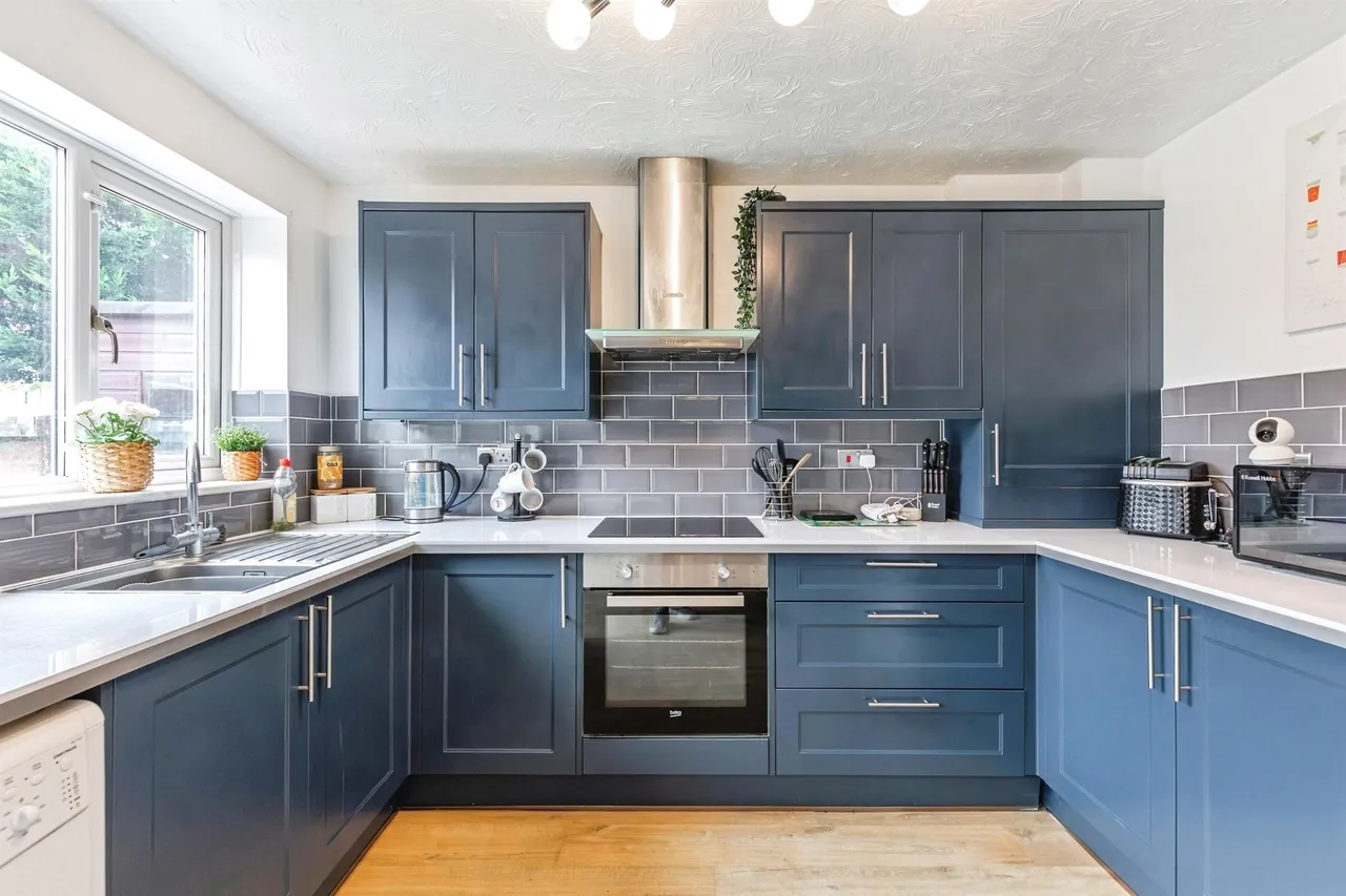3 bed house for sale — Sheffield Court, Raunds, Wellingborough