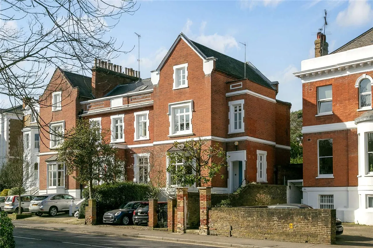 Queens Road, Richmond, Surrey, TW10 6JW, photo 10