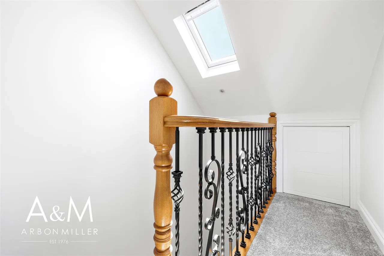 Felstead Avenue, Clayhall, Essex, Ilford, IG50QH, photo 32