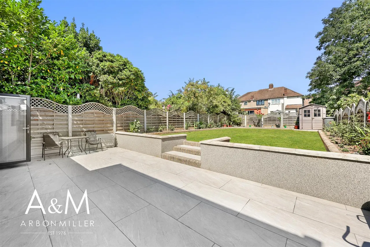Felstead Avenue, Clayhall, Essex, Ilford, IG50QH, photo 36