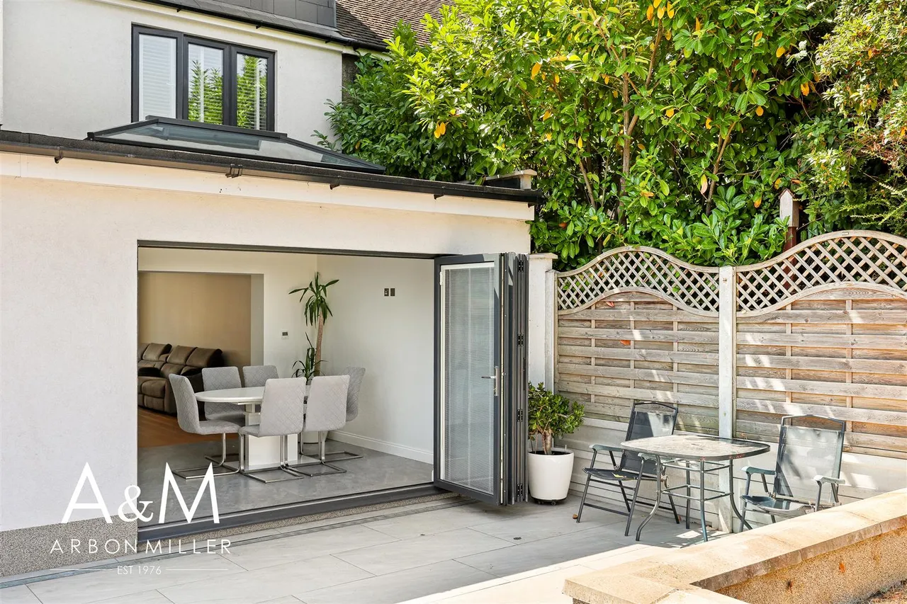 Felstead Avenue, Clayhall, Essex, Ilford, IG50QH, photo 40