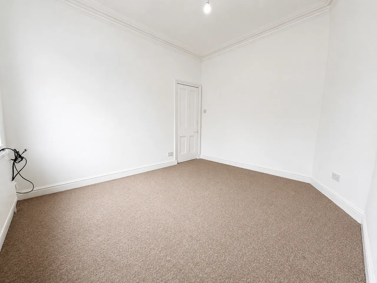 Aberdeen Crescent, Edgeley, SK3, photo 5