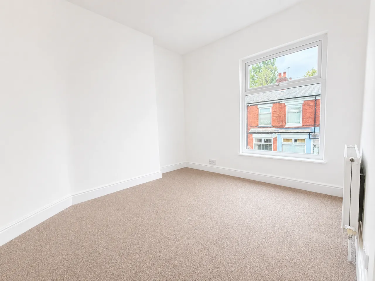 Aberdeen Crescent, Edgeley, SK3, photo 11