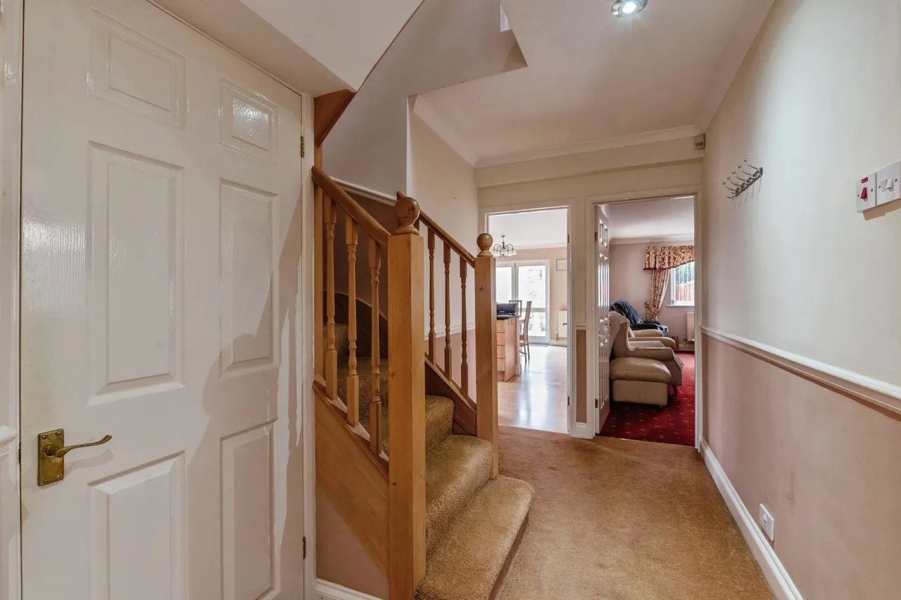 Gordon Road, Basildon, Essex, SS14, photo 12