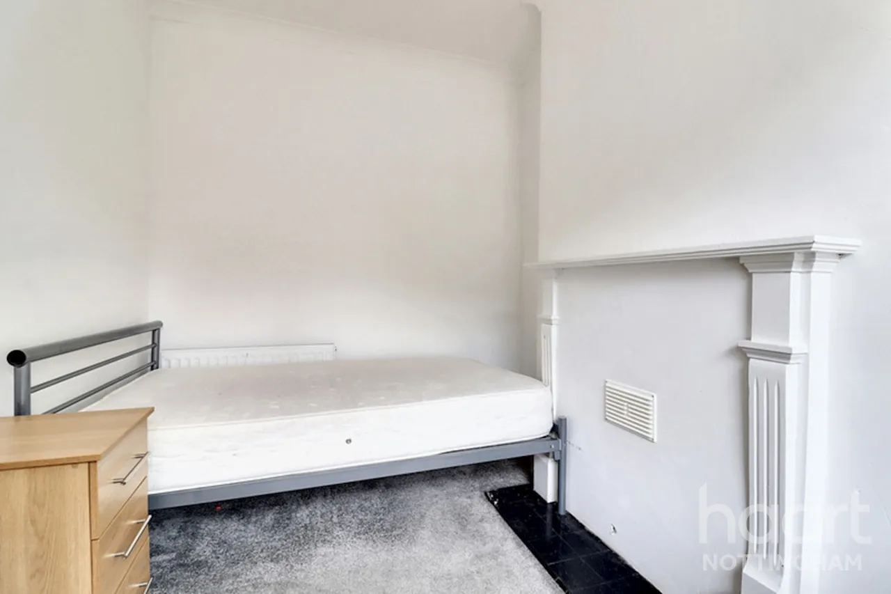Thyra Grove, Beeston, NG9, photo 5