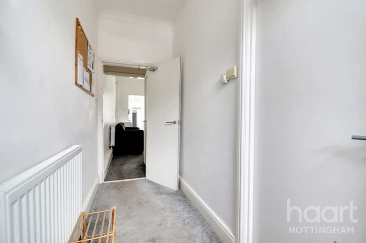 Thyra Grove, Beeston, NG9, photo 4