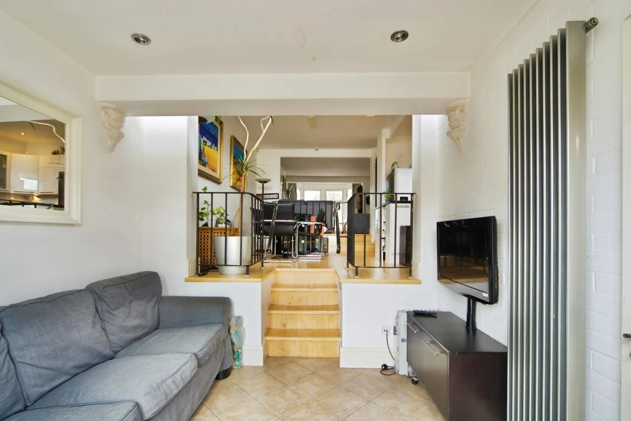 Lake House Road, London, E11, photo 10
