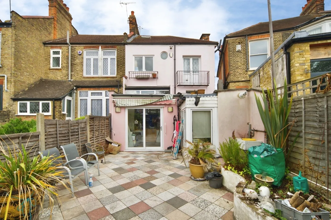 Lake House Road, London, E11, photo 23