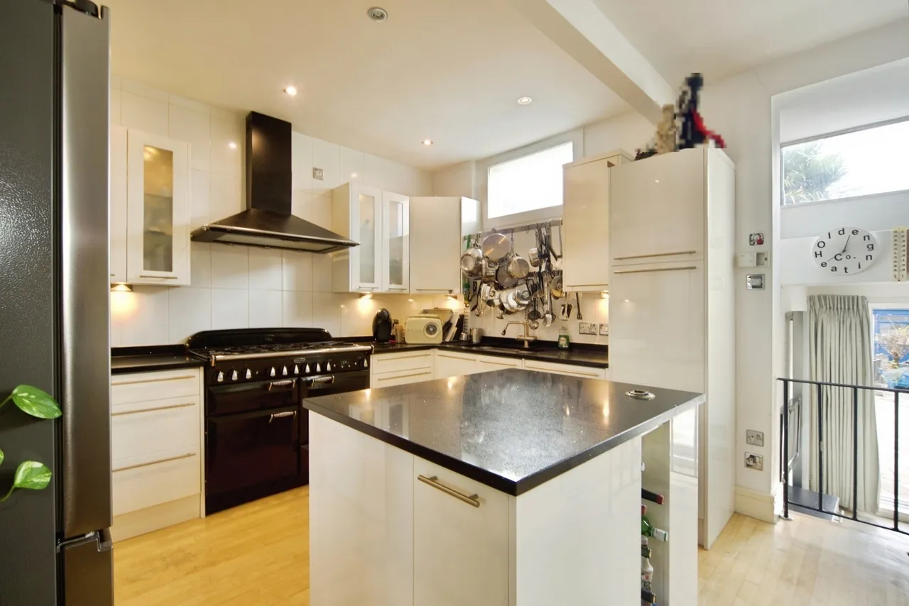Lake House Road, London, E11, photo 7