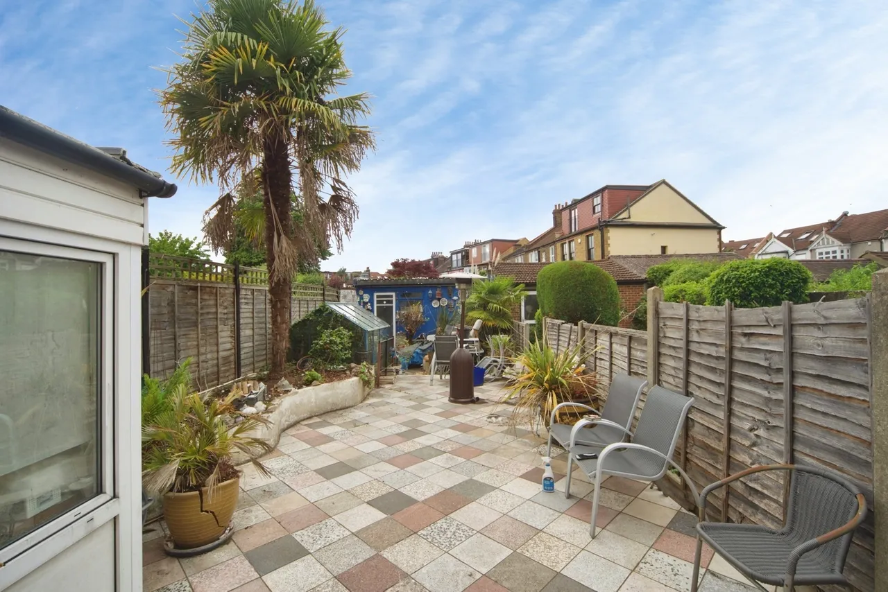Lake House Road, London, E11, photo 20
