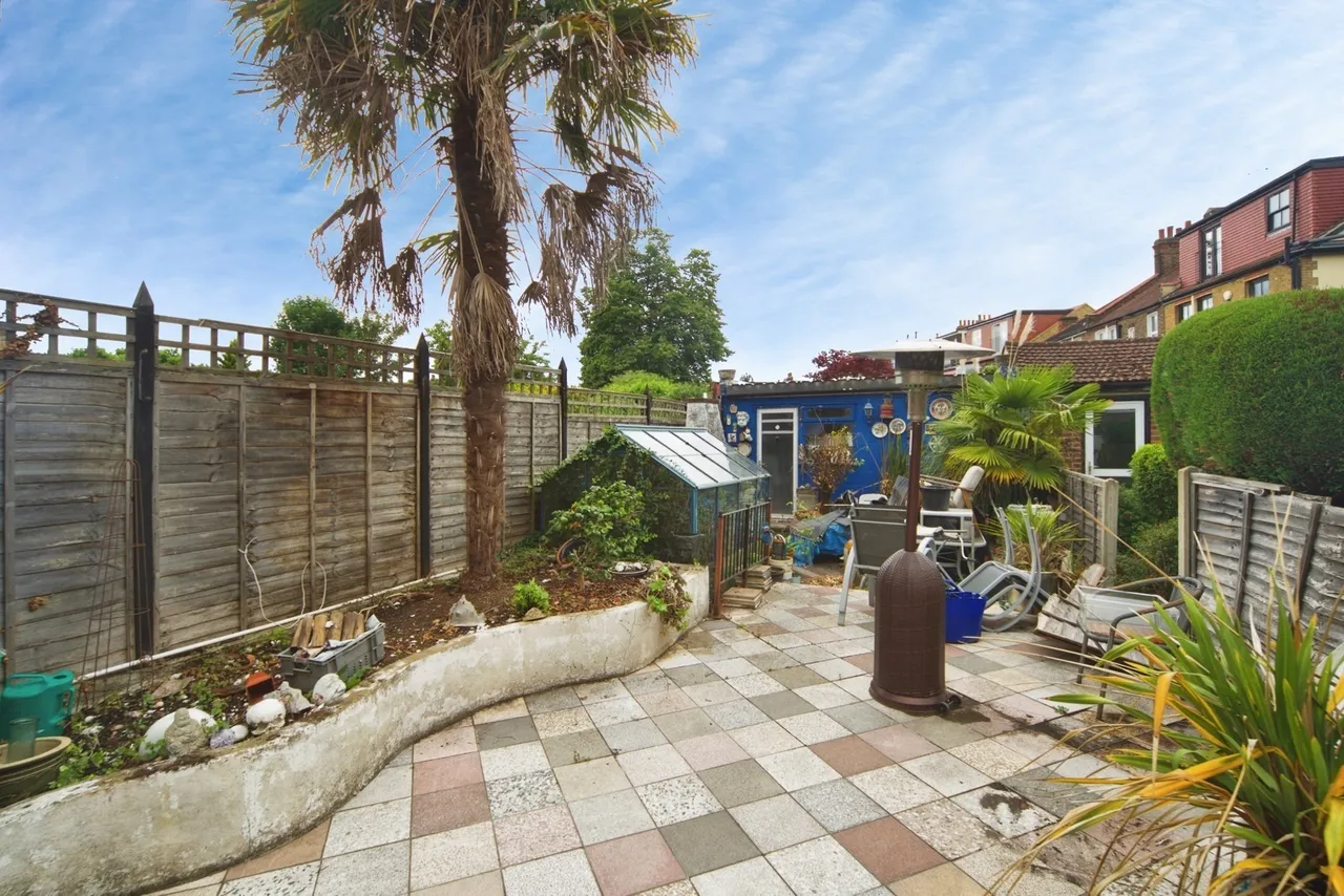 Lake House Road, London, E11, photo 22