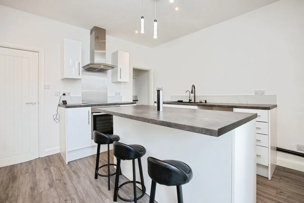 Mansfield Road, SUTTON-IN-ASHFIELD, Nottinghamshire, NG17, photo 7
