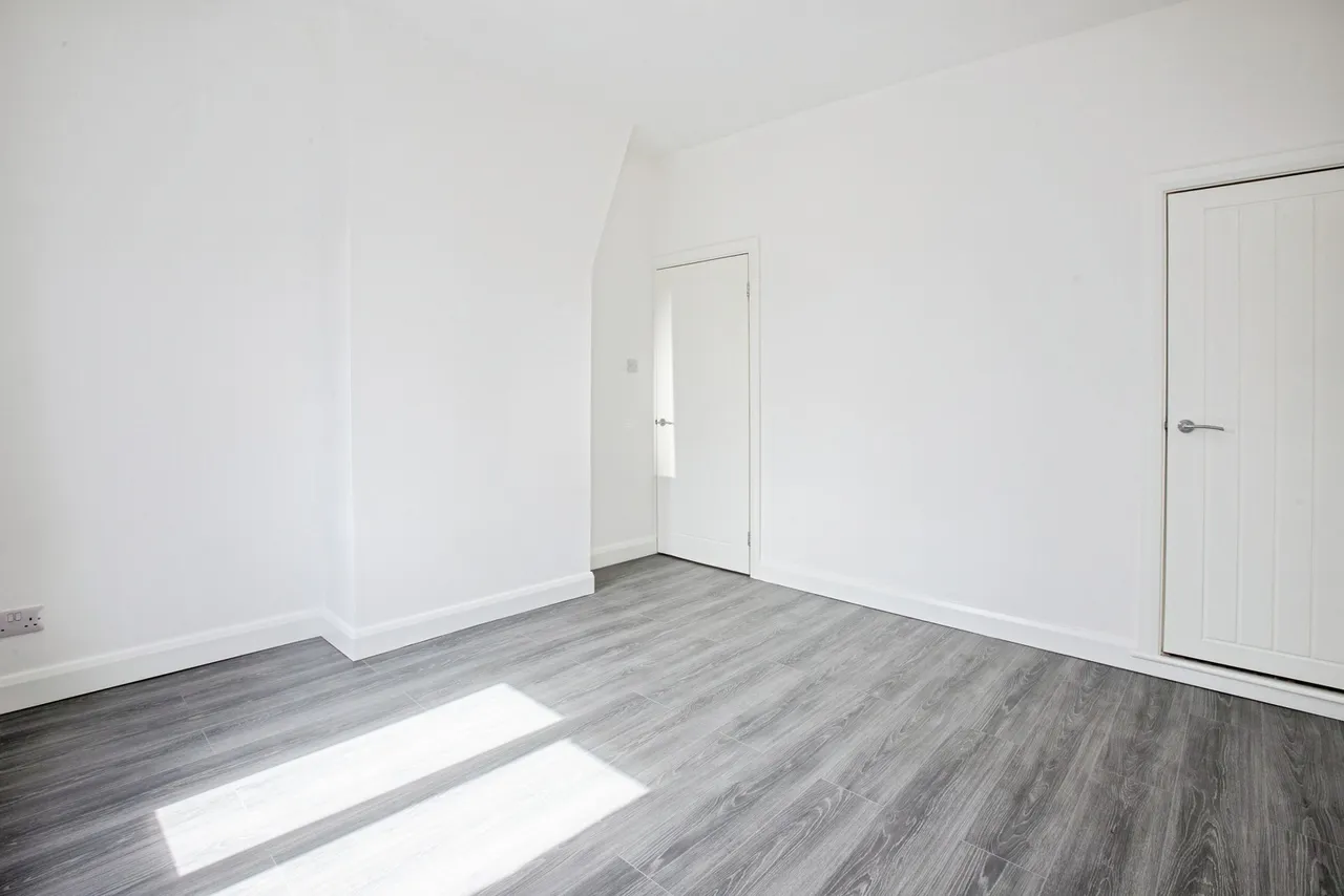 Mansfield Road, SUTTON-IN-ASHFIELD, Nottinghamshire, NG17, photo 11