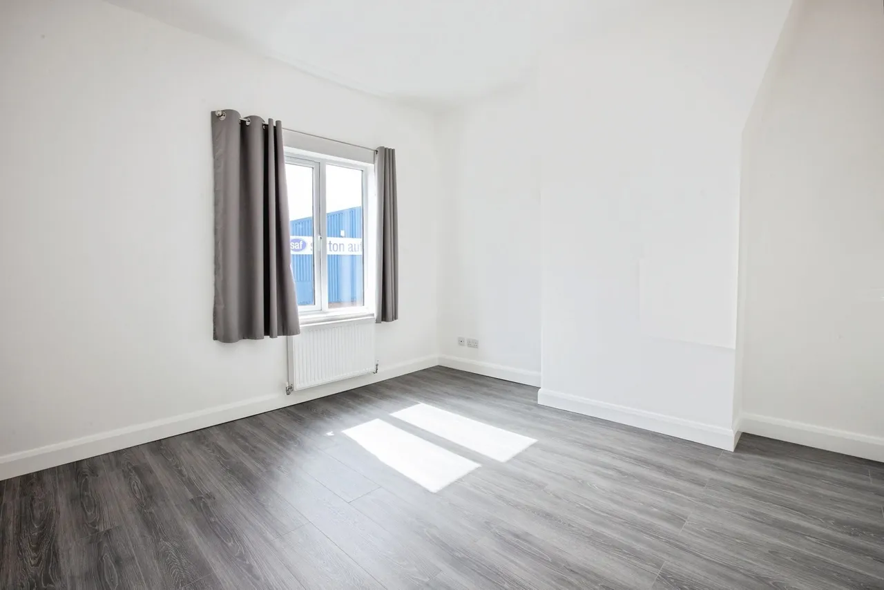 Mansfield Road, SUTTON-IN-ASHFIELD, Nottinghamshire, NG17, photo 10