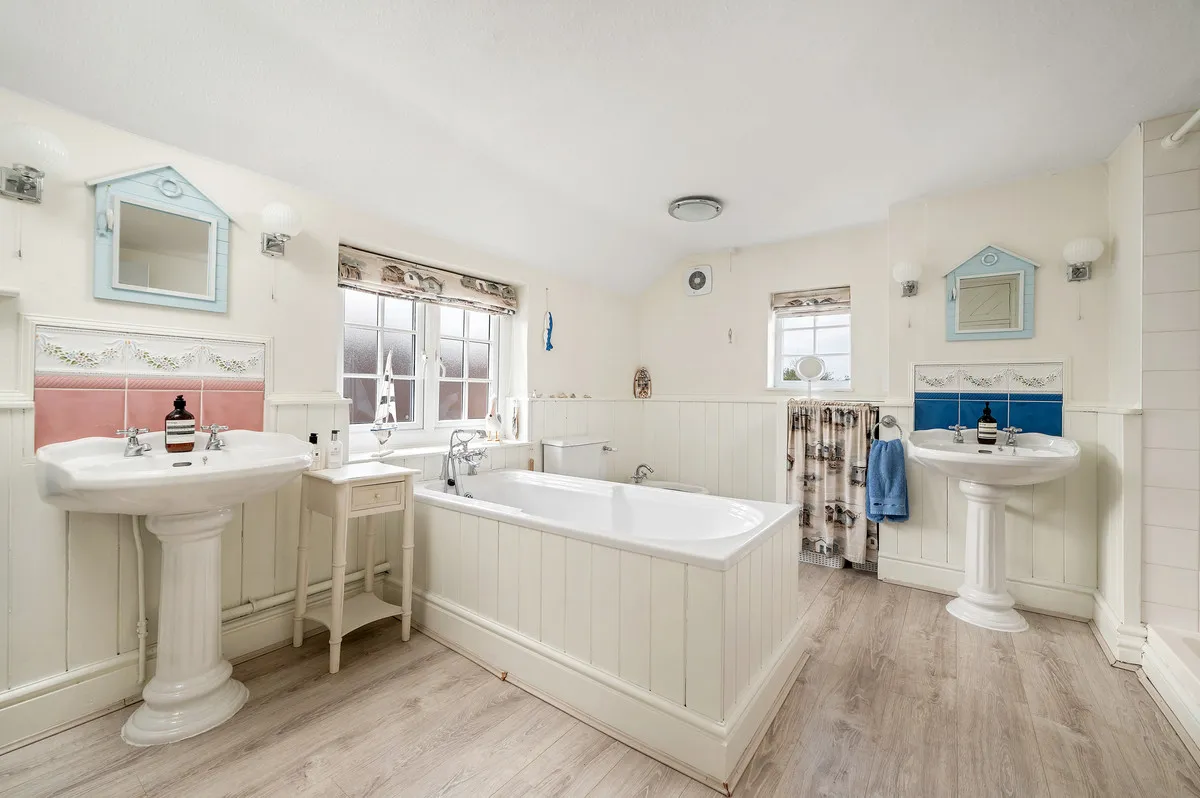 Main Street, Hickling, LE14, photo 11