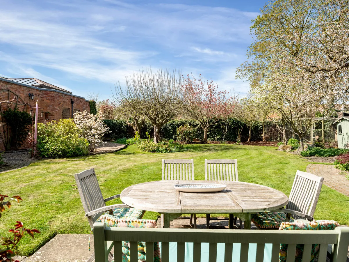 Main Street, Hickling, LE14, photo 16