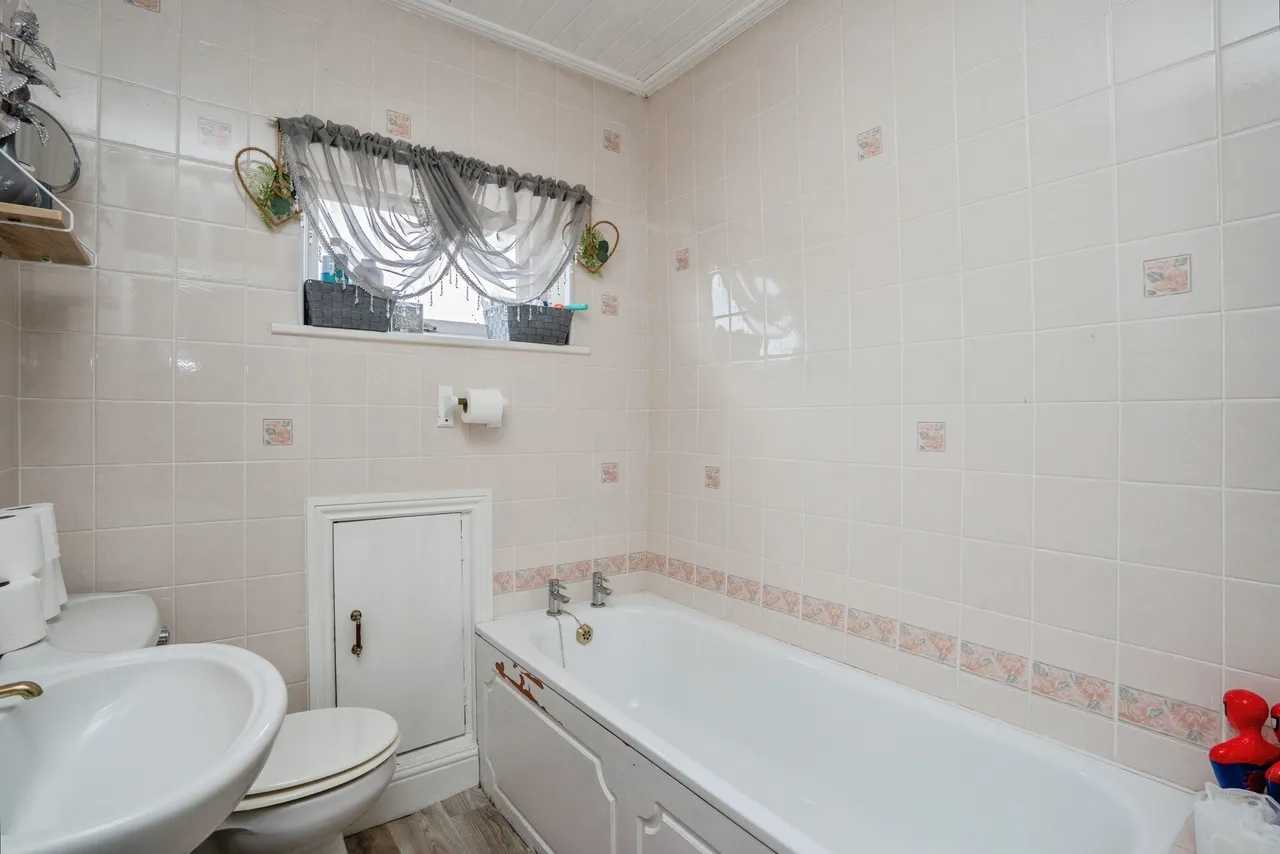 Highbury Grove, Cosham, PO6, photo 16