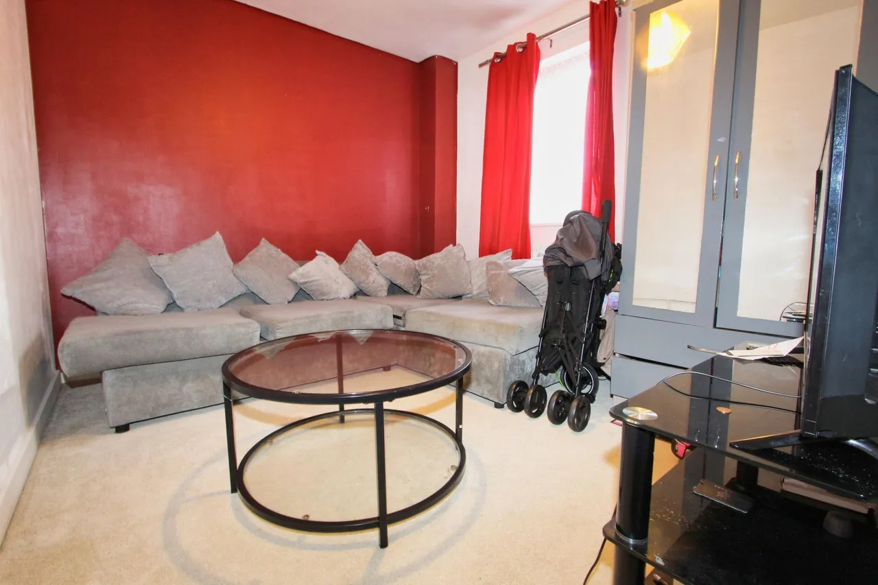 Holdenby Drive, Corby, NN17, photo 9