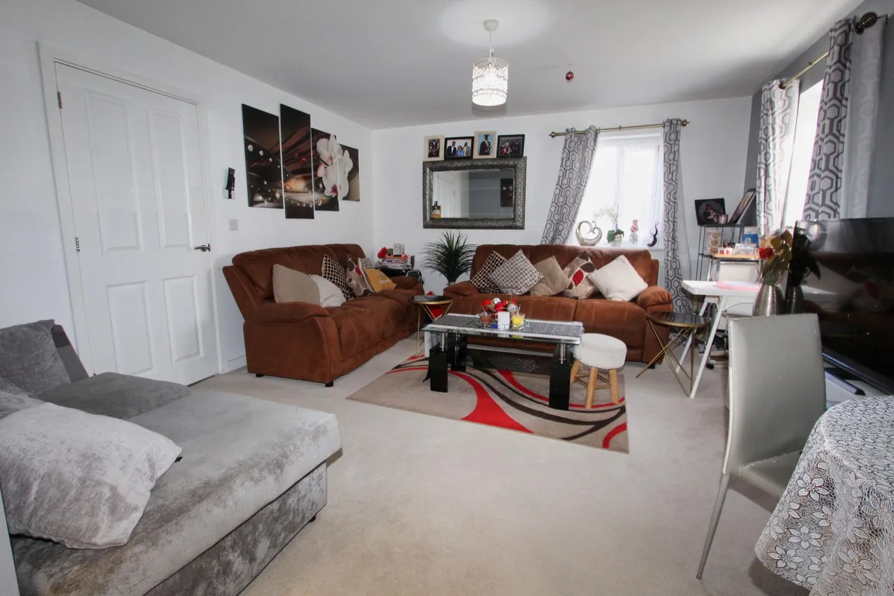 Holdenby Drive, Corby, NN17, photo 2