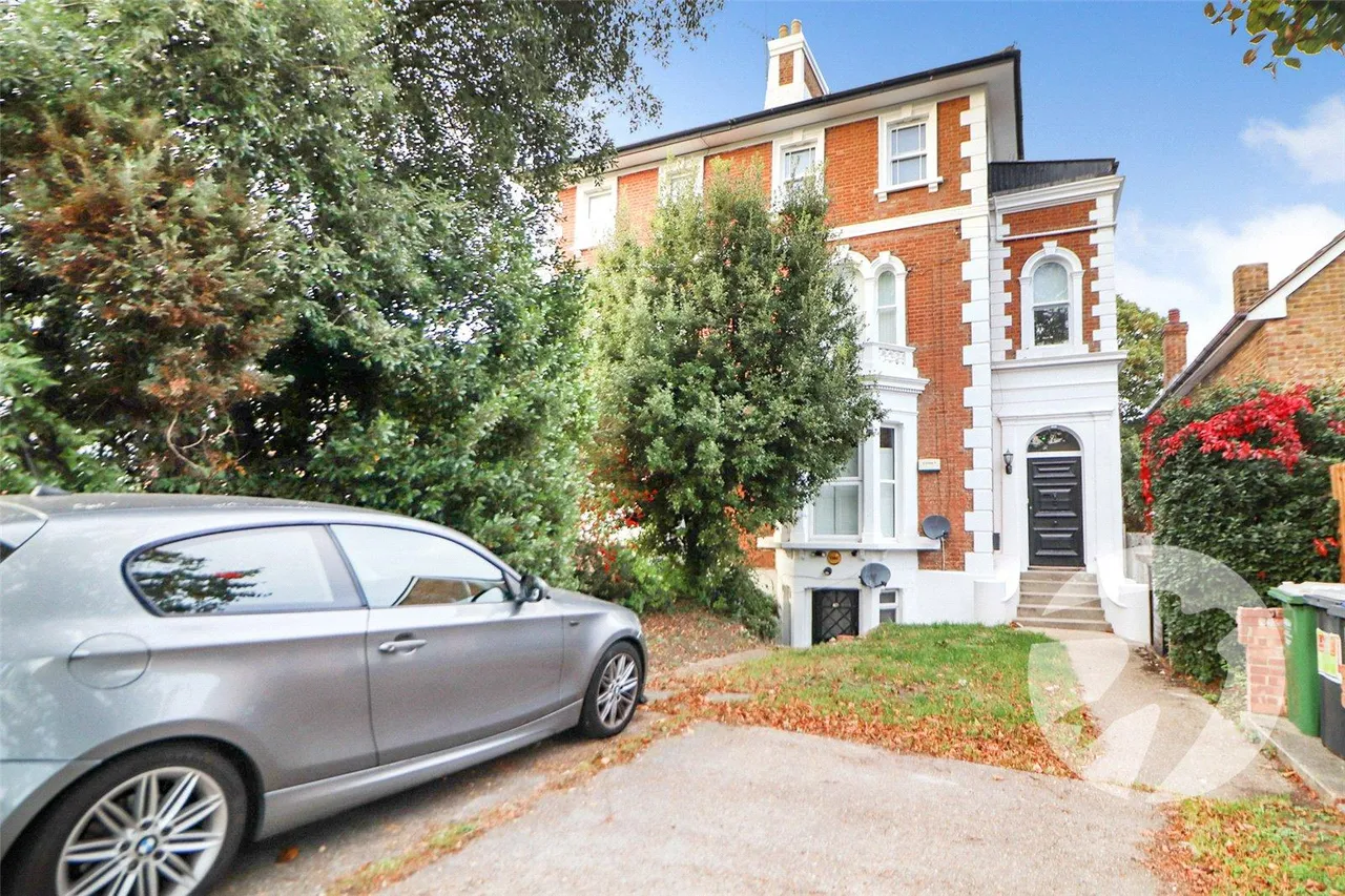 Park Crescent, Erith, DA8, photo 6