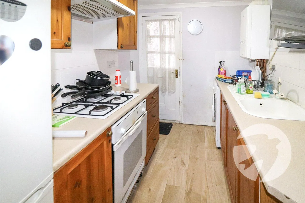 Park Crescent, Erith, DA8, photo 7