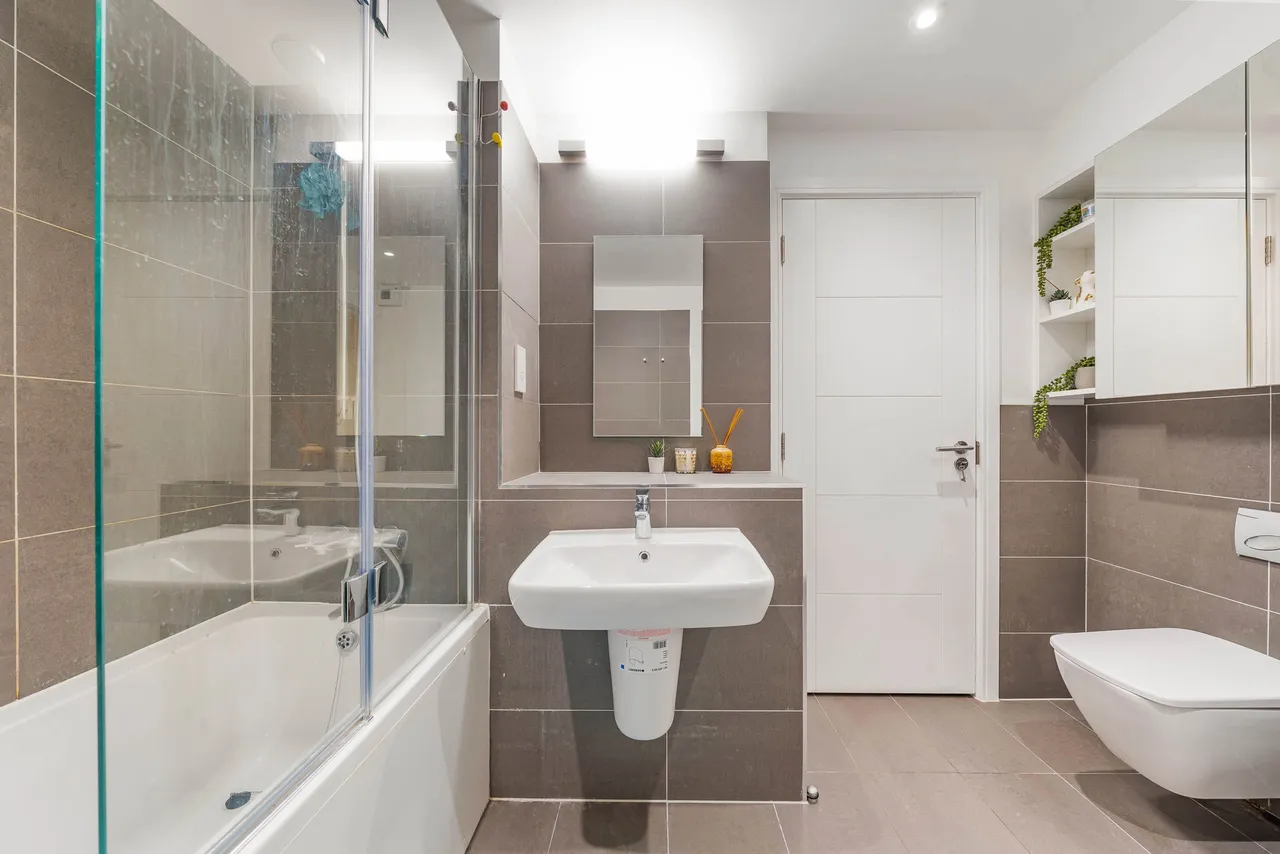Flat 1, 4 Oxford Road, LONDON, photo 9