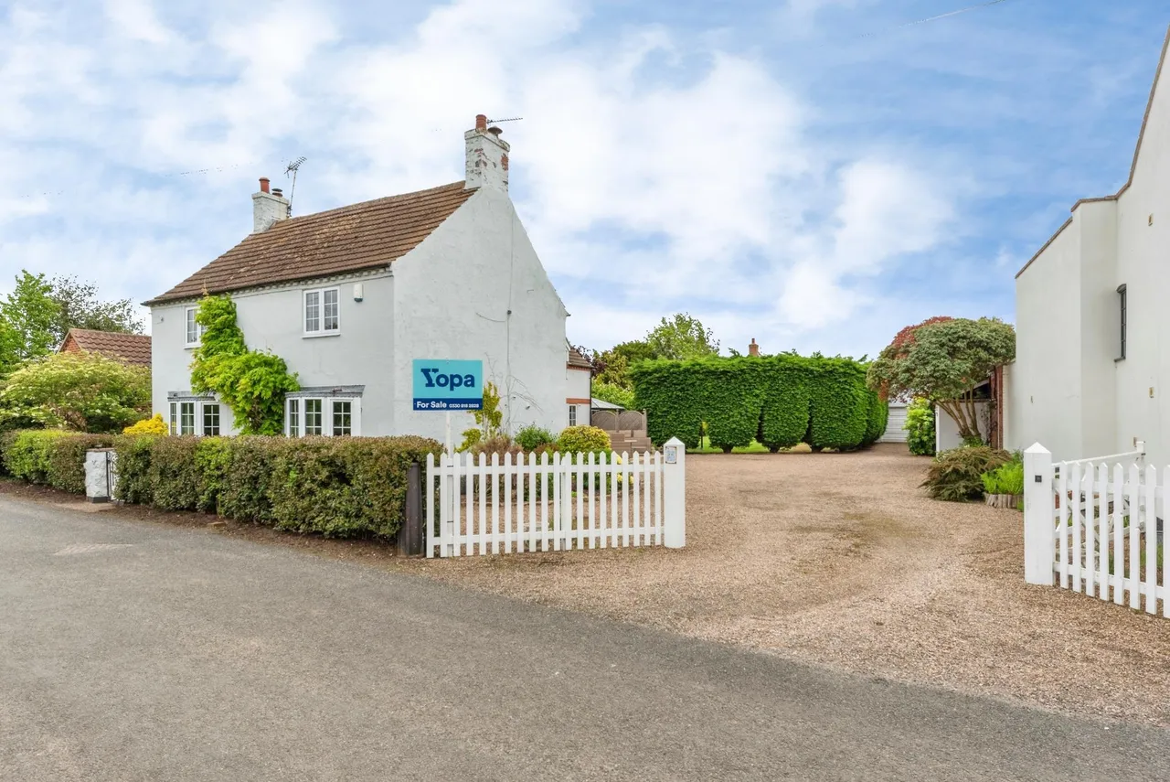 Main Street, North Muskham, NG23, photo 23