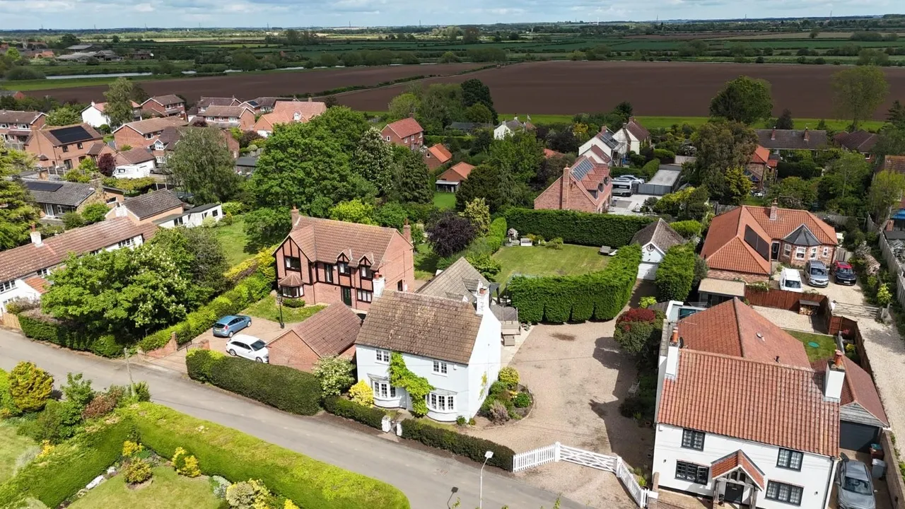 4 bed house for sale, Main Street, North Muskham, NG23