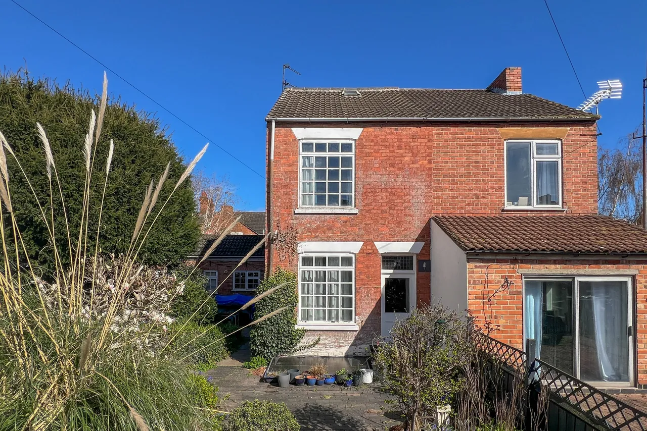 3 bed house for sale — Gladstone Street, Loughborough, Loughborough, LE11 1NR