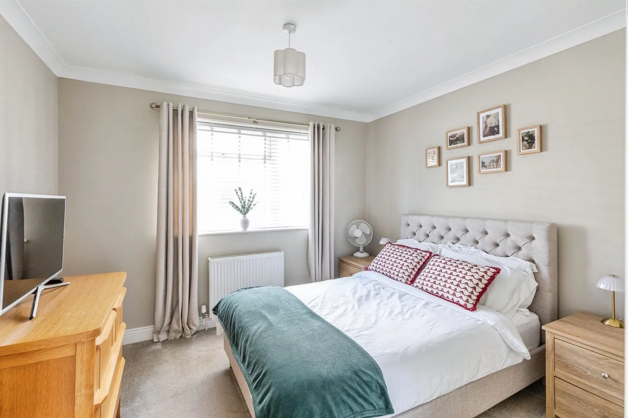 Earls Barton Road, Mears Ashby, NN6, photo 14