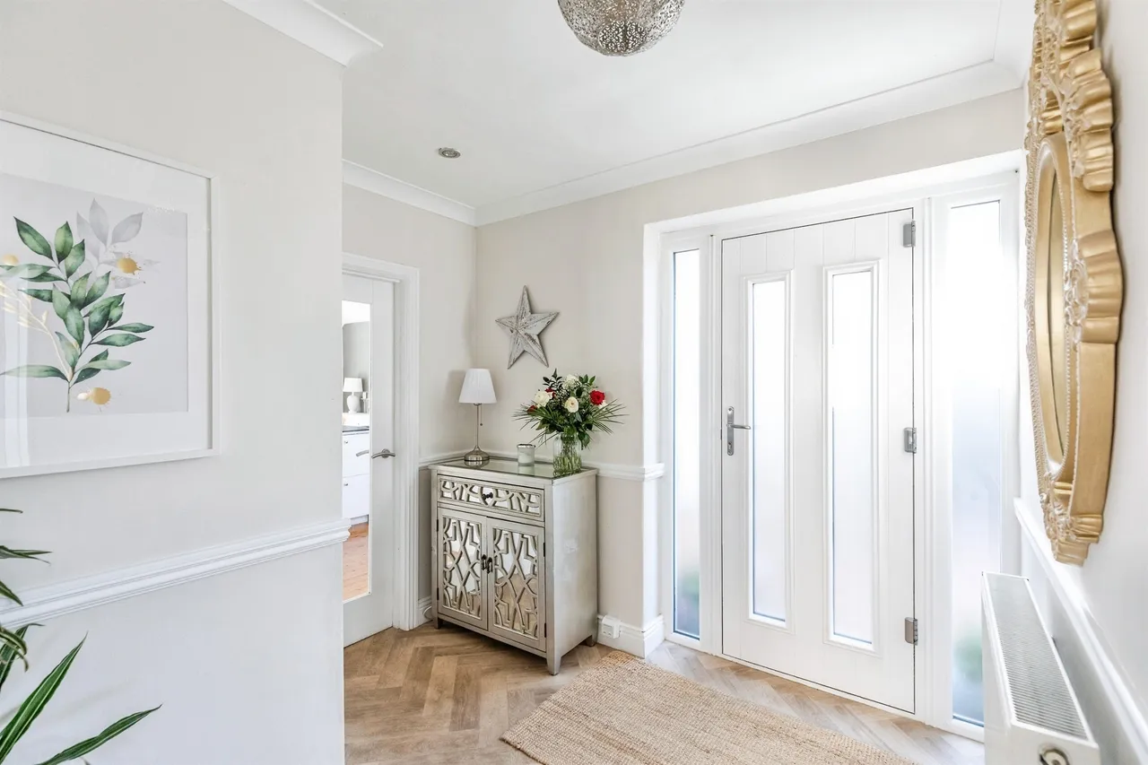 Earls Barton Road, Mears Ashby, NN6, photo 11