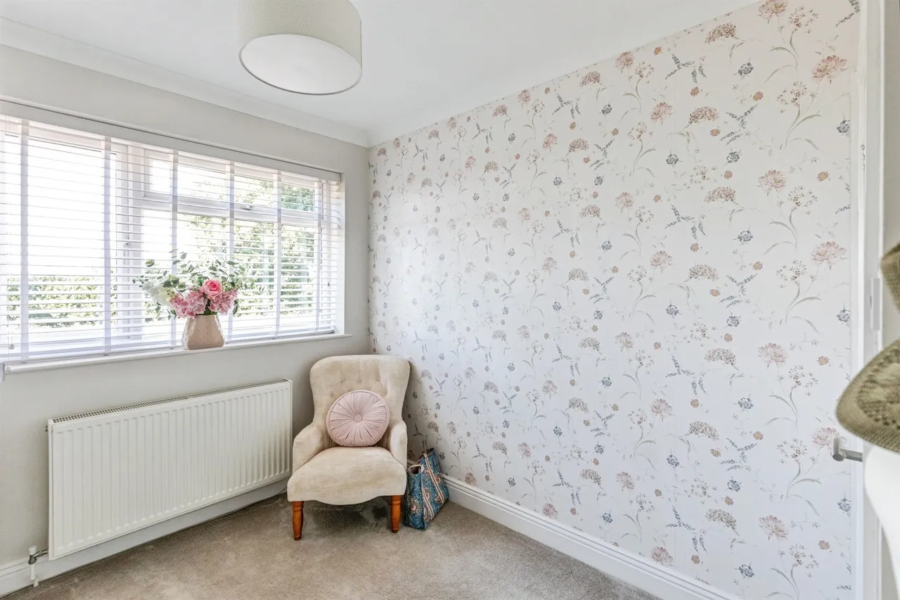 Earls Barton Road, Mears Ashby, NN6, photo 16